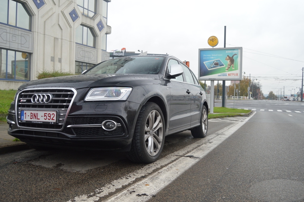 205862AUDISQ51406.jpg