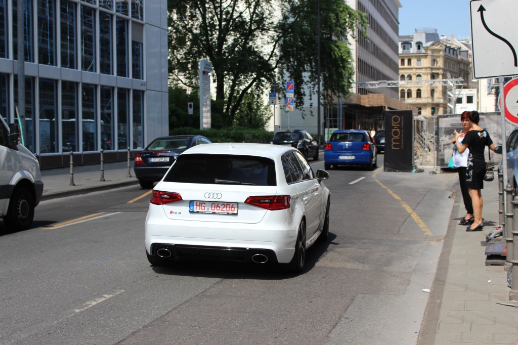 206434RS38V0432.jpg