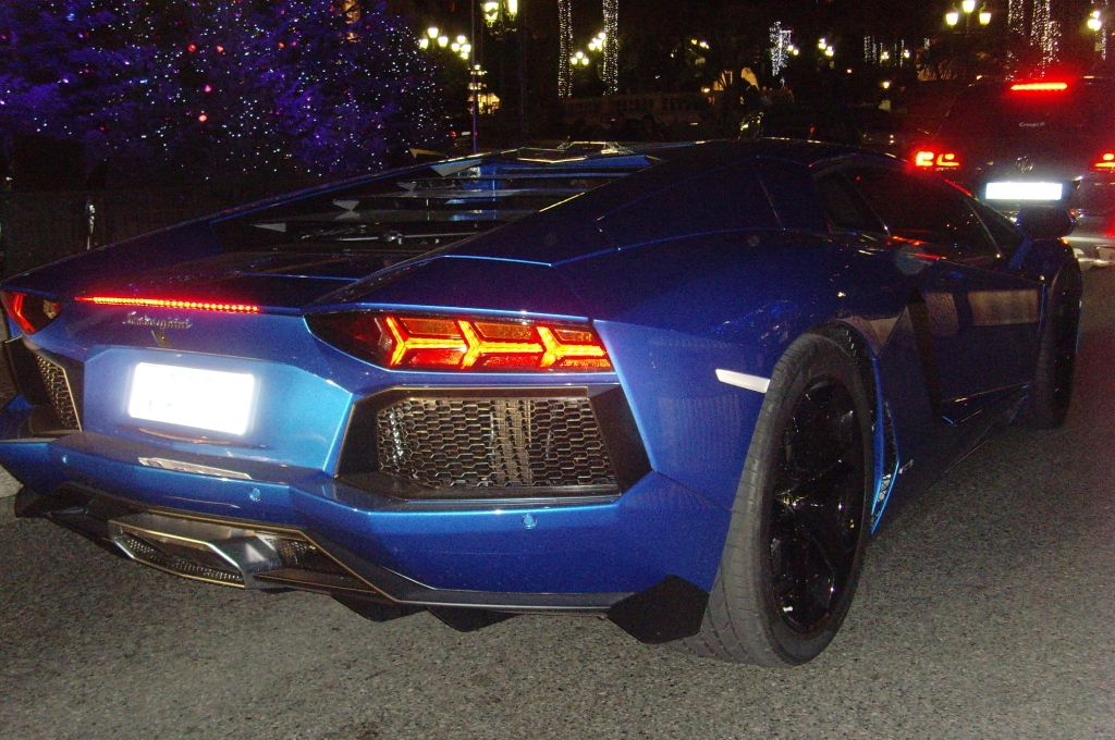 206681AVENTADOR130112ESQUIROU008.jpg