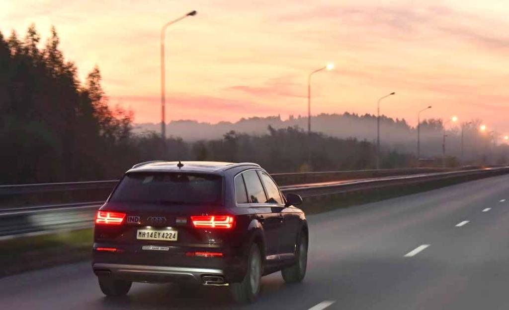 207284Q7MK2513.jpg