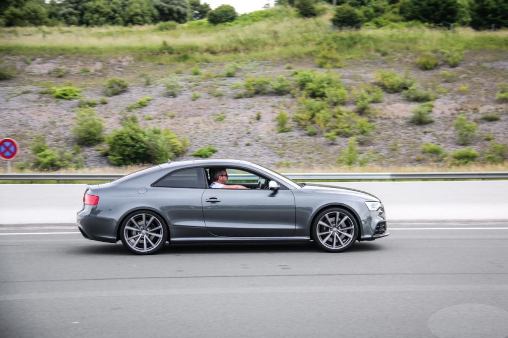 207701AUDIRS53187.jpg