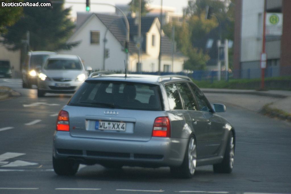 209120AUDIRS4B50255.jpg