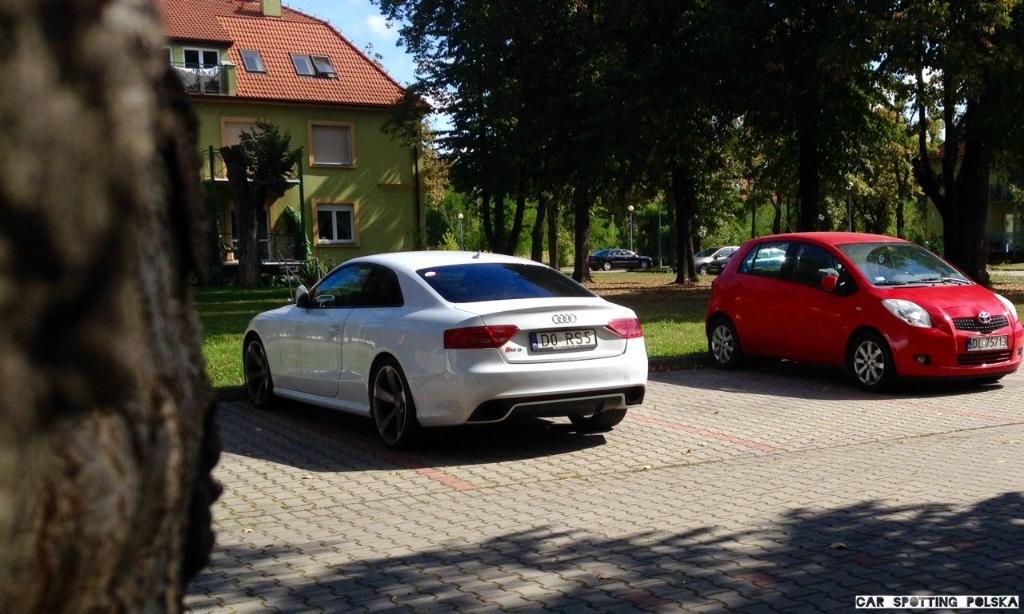 209552AUDIRS52696.jpg