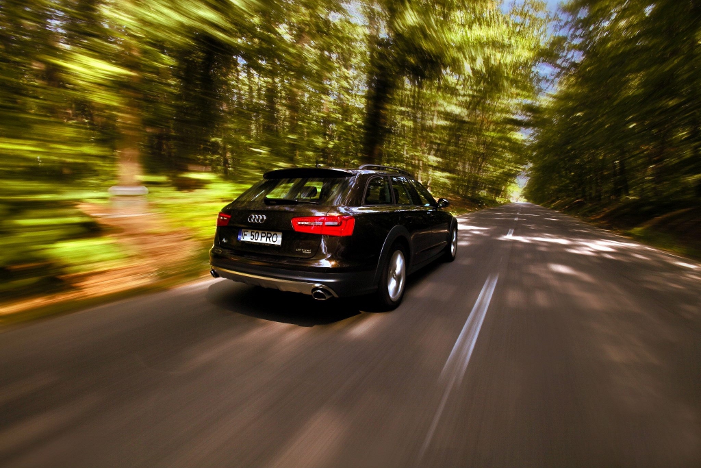 210632183AUDIA6C7ALLROAD.jpg