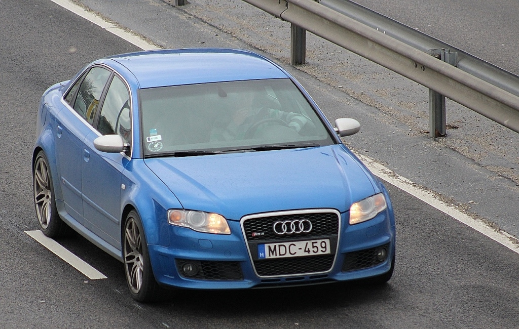 210975AUDIRS42455.jpg