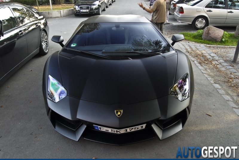211786017LAMBORGHINIAVENTADORESQUIROU.jpg
