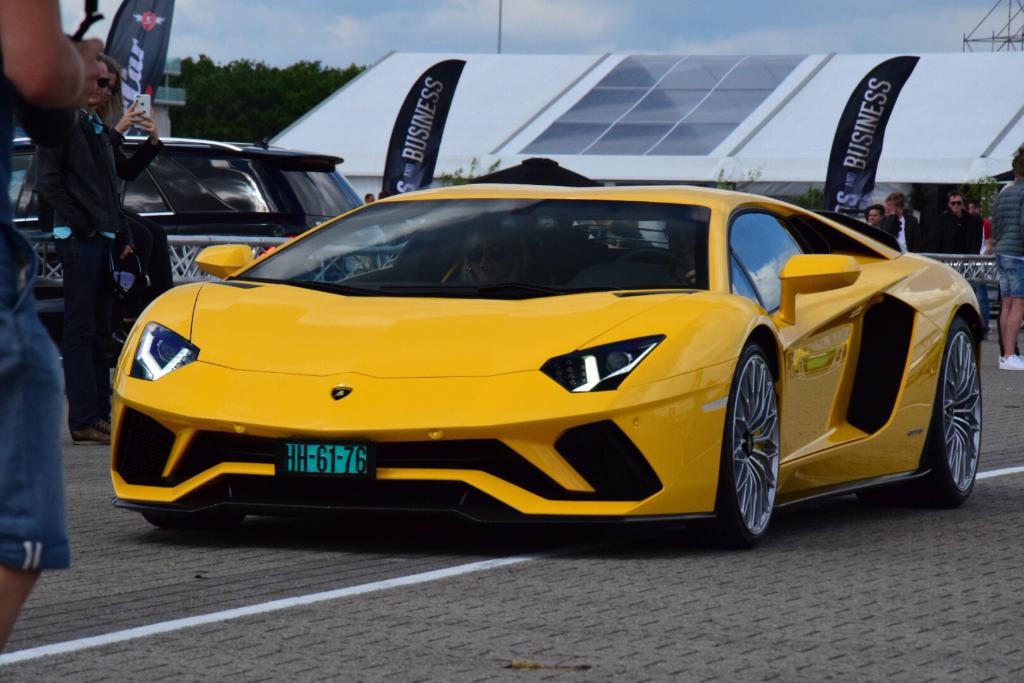 2128994201LAMBORGHINIAVENTADOR.jpg