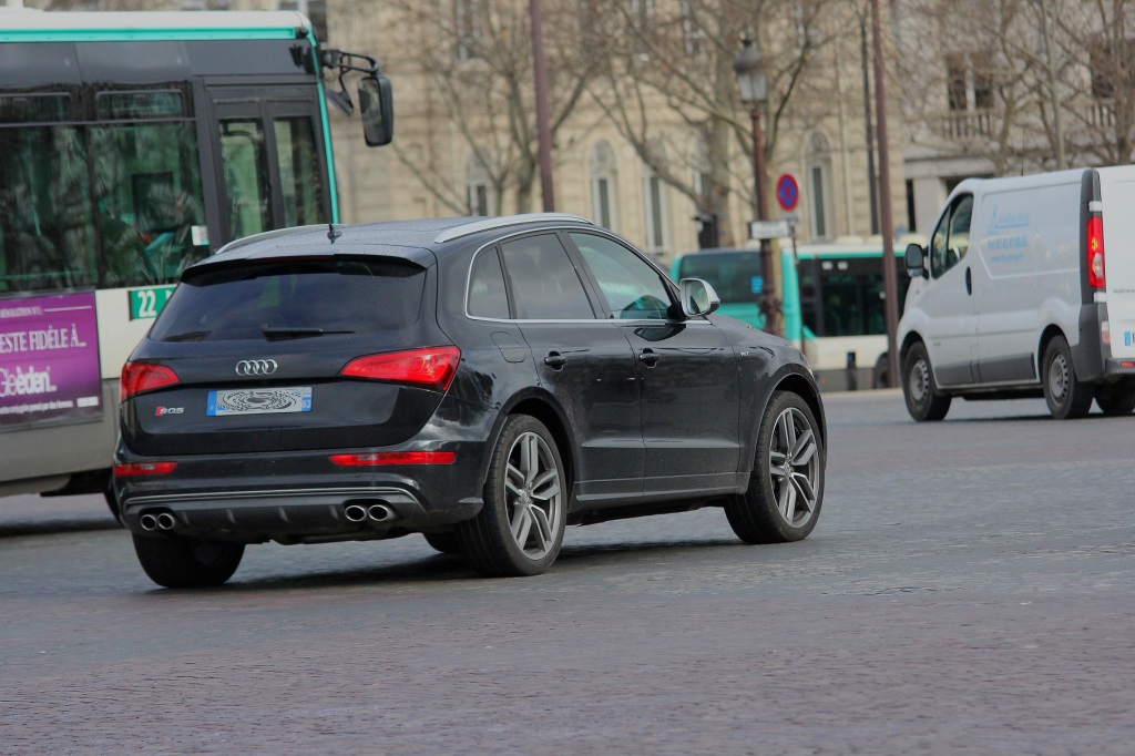 215467AUDISQ5934.jpg