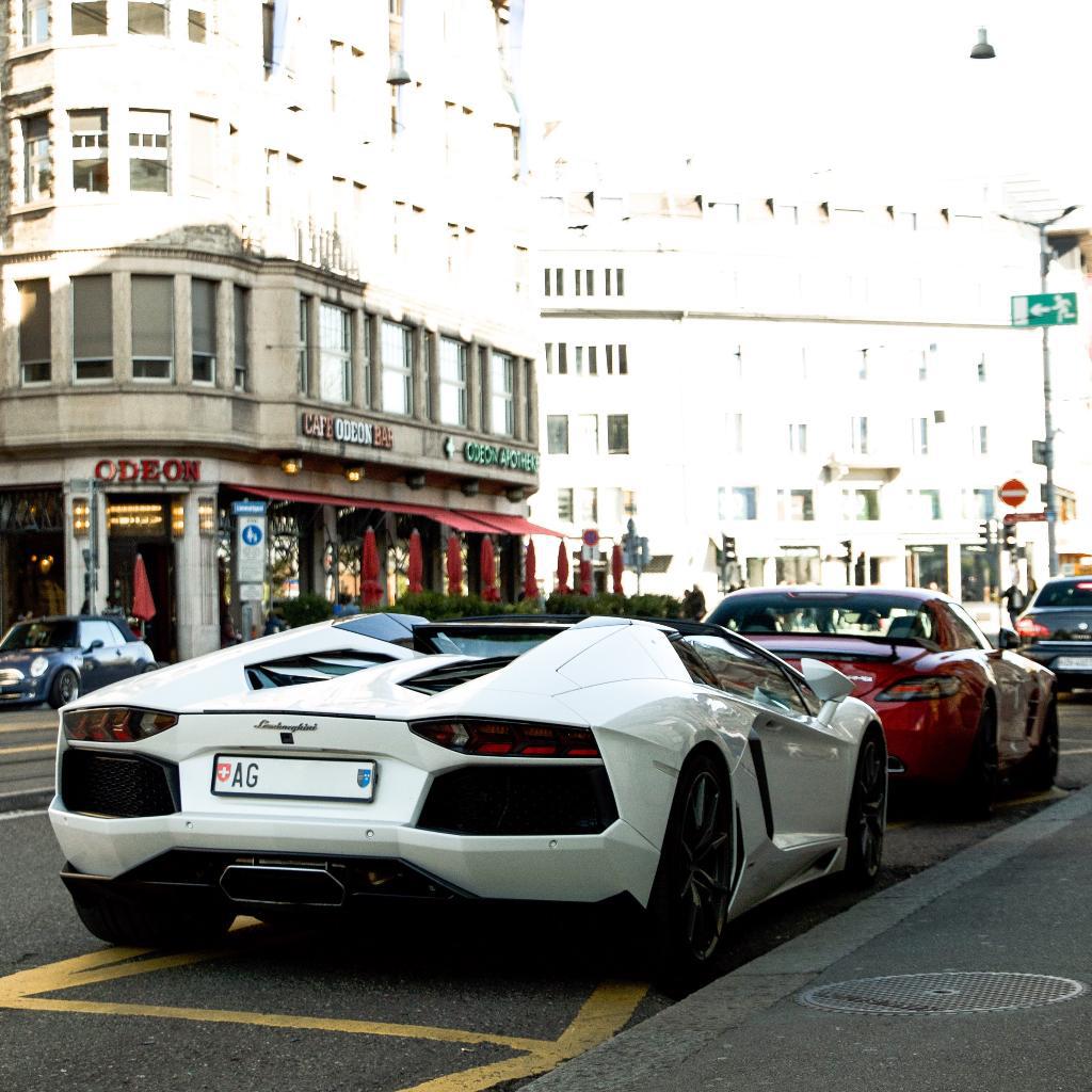 2187384241LAMBORGHINIAVENTADOR.jpg