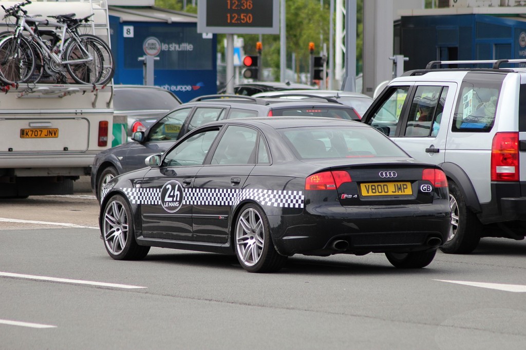 219047AUDIRS41351.jpg