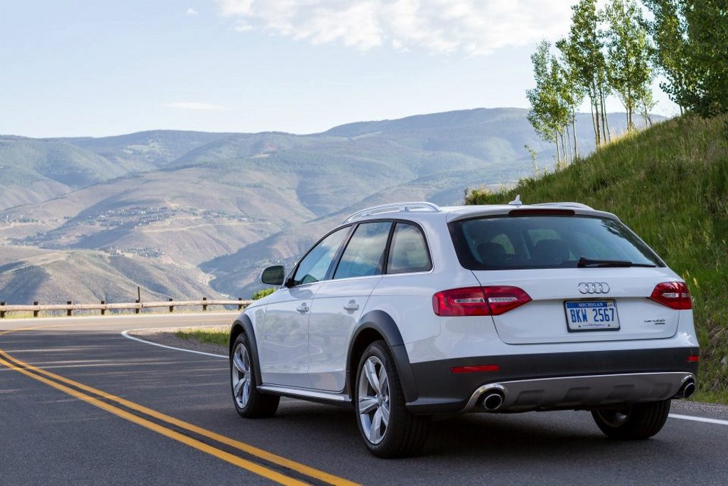 225343380AUDIA4ALLROAD.jpg