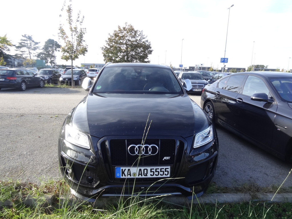 226545AUDISQ51396.jpg