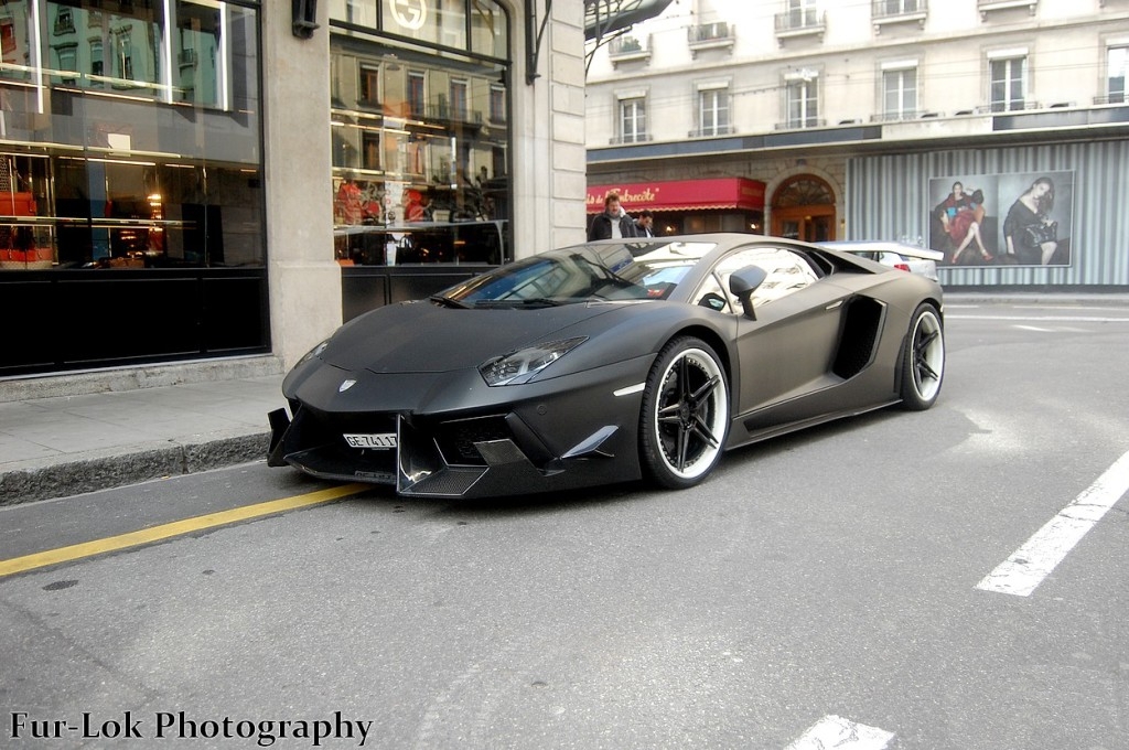 226843922LAMBORGHINIAVENTADOR.jpg