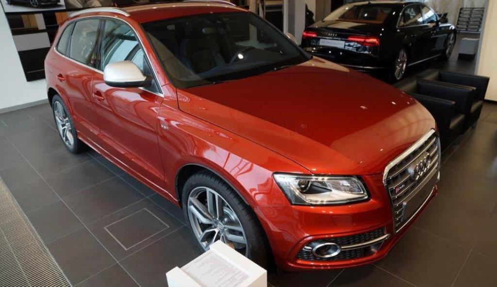 226943AUDISQ51418.jpg