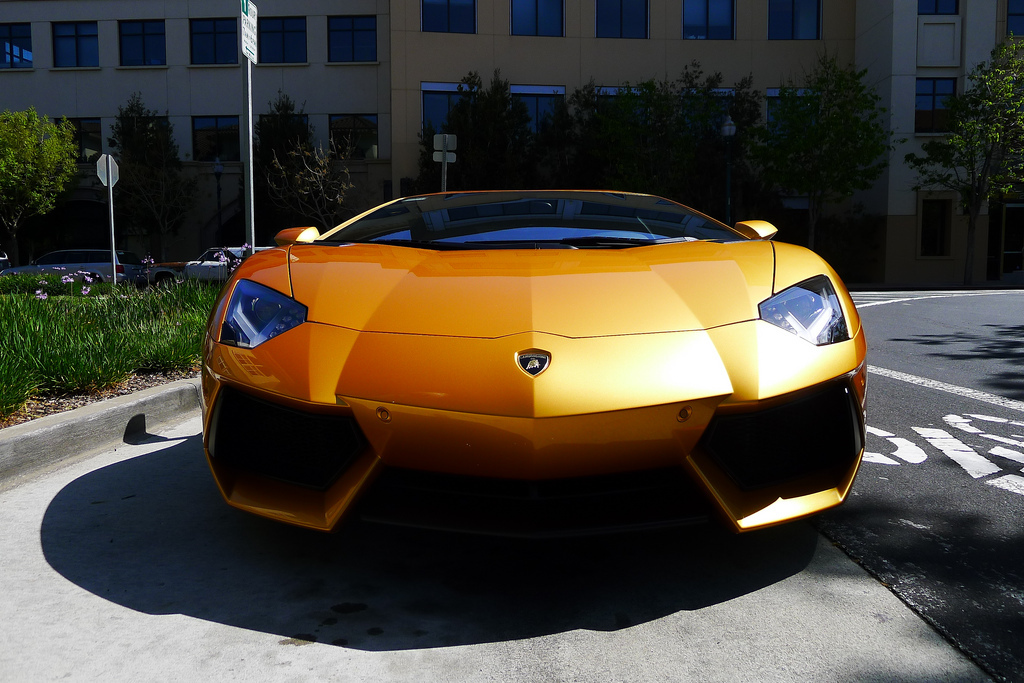 227689495LAMBORGHINIAVENTADORESQUIROU.jpg