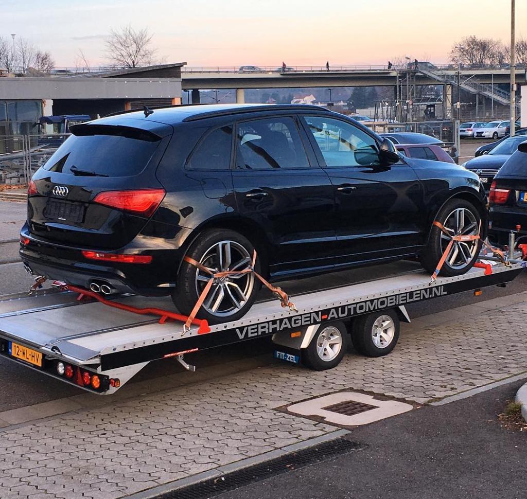 227699AUDISQ52207.jpg