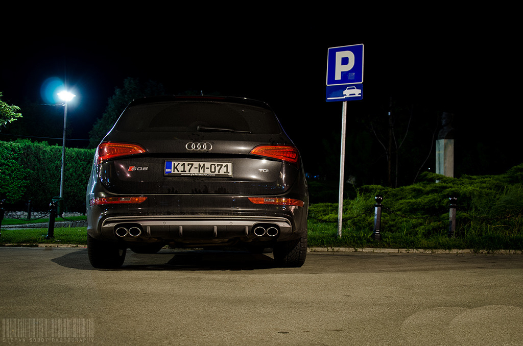228887AUDISQ51087.jpg