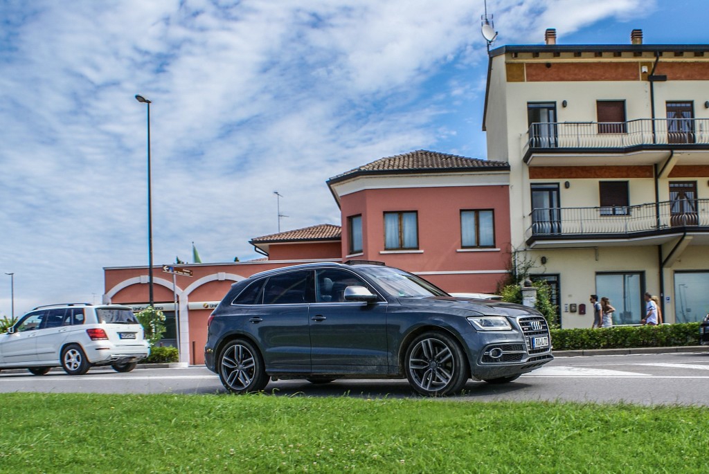 228919AUDISQ51468.jpg