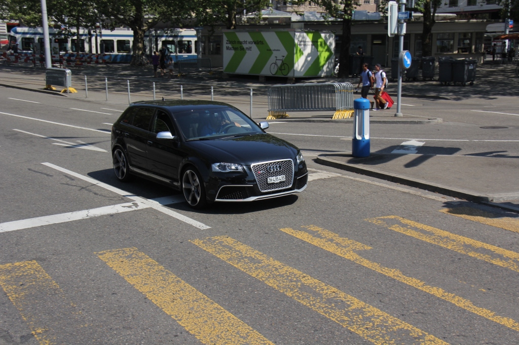 230602986RS3.jpg