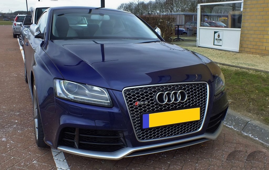 231226AUDIRS5730.jpg