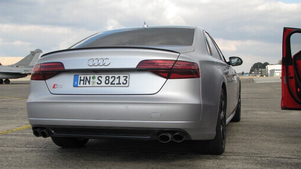 232562AUDIBA118106.jpg