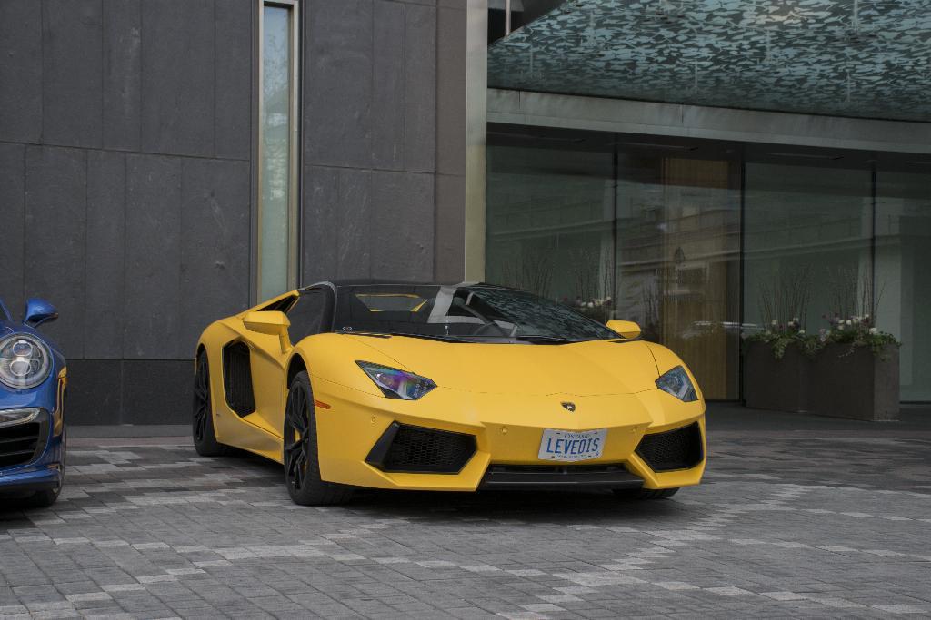 2326694221LAMBORGHINIAVENTADOR.jpg