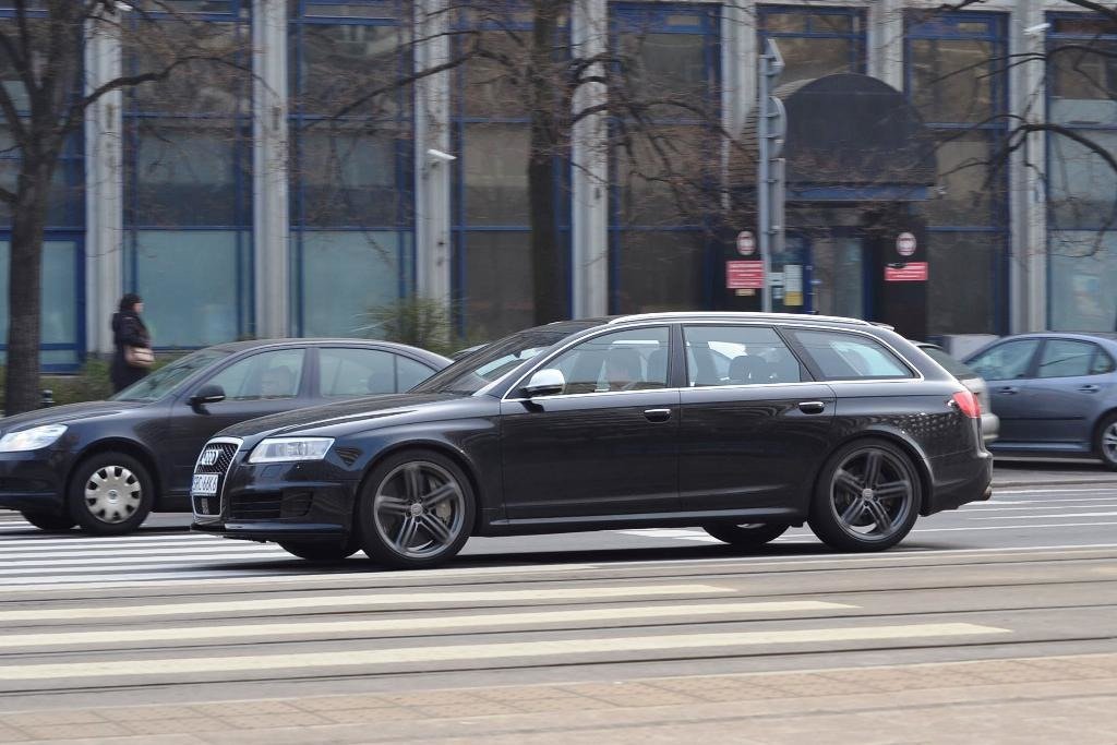 233107RS61095.jpg