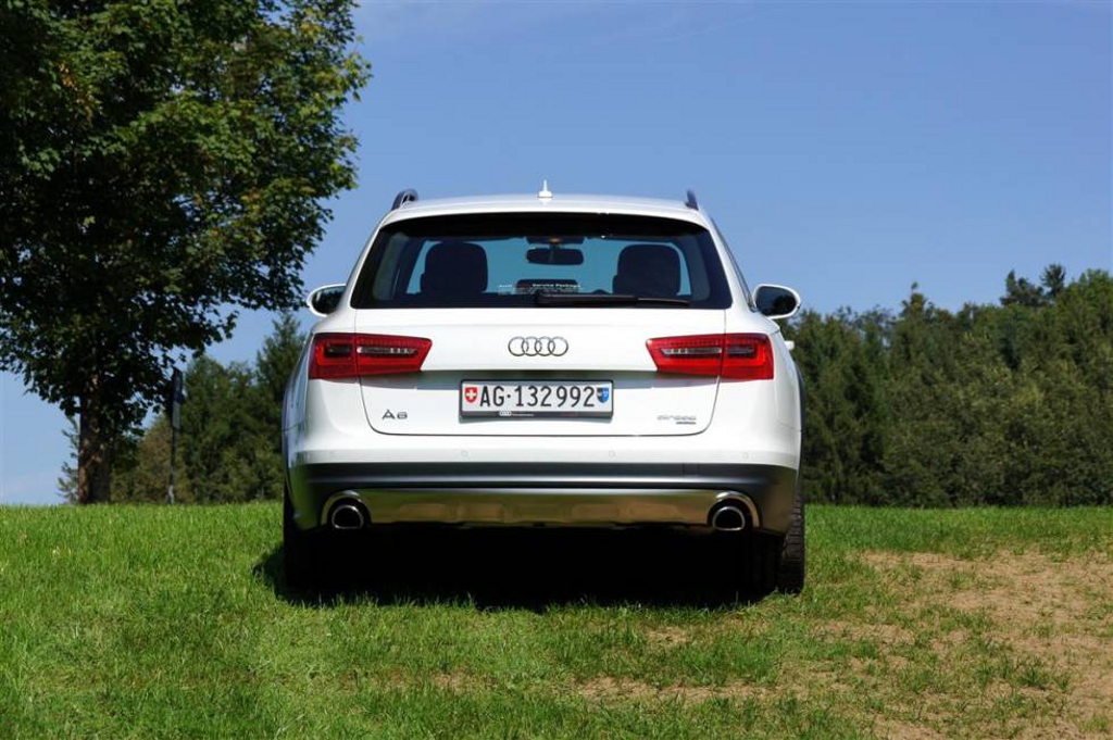 233368256AUDIA6C7ALLROAD.jpg