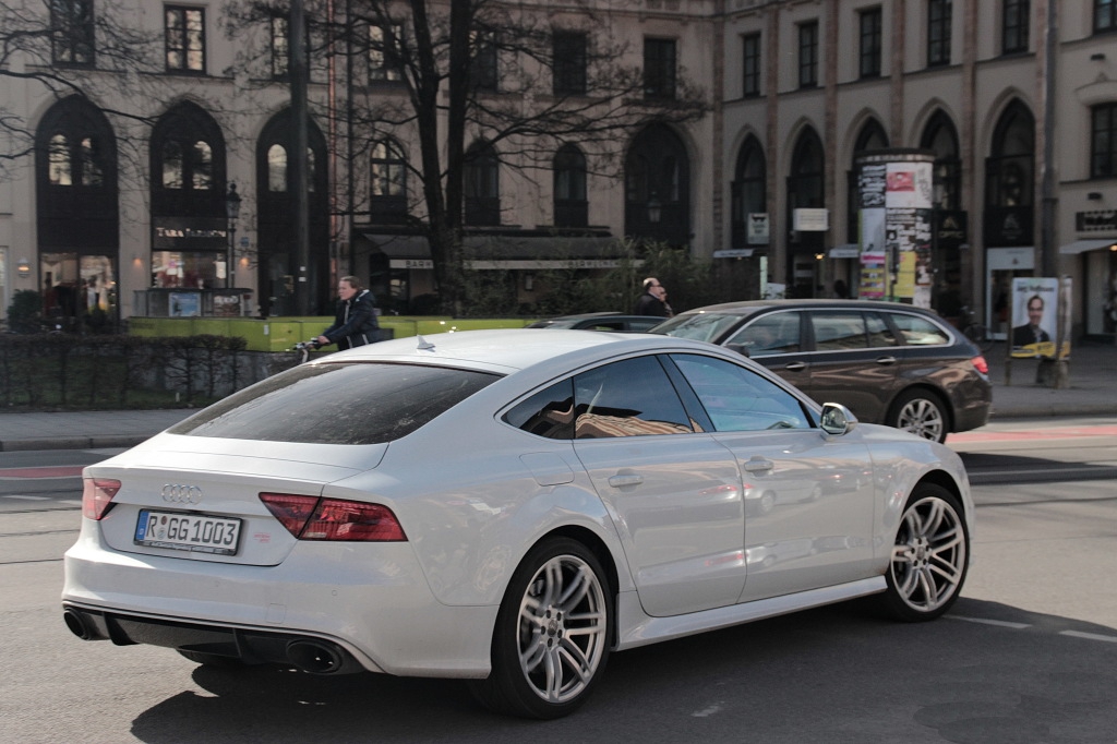 234252RS7407.jpg