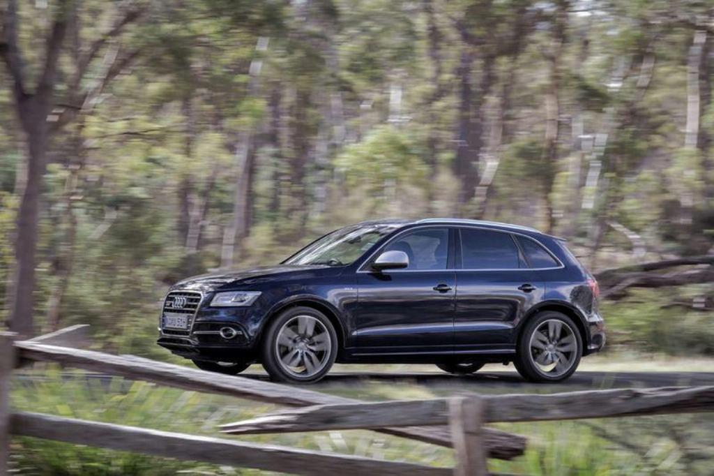 235516AUDISQ5553.jpg