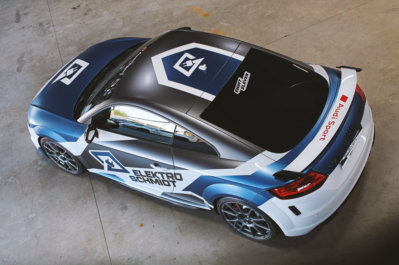 69417133_689733428157799_215590897797038