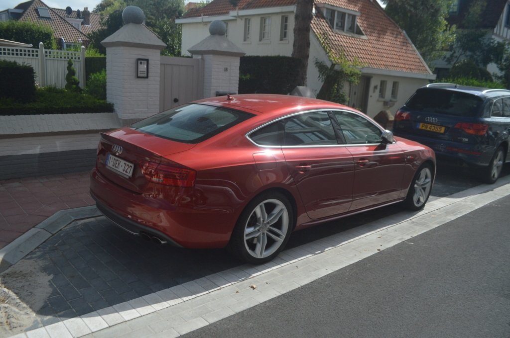 238439105S5SPORTBACK.jpg