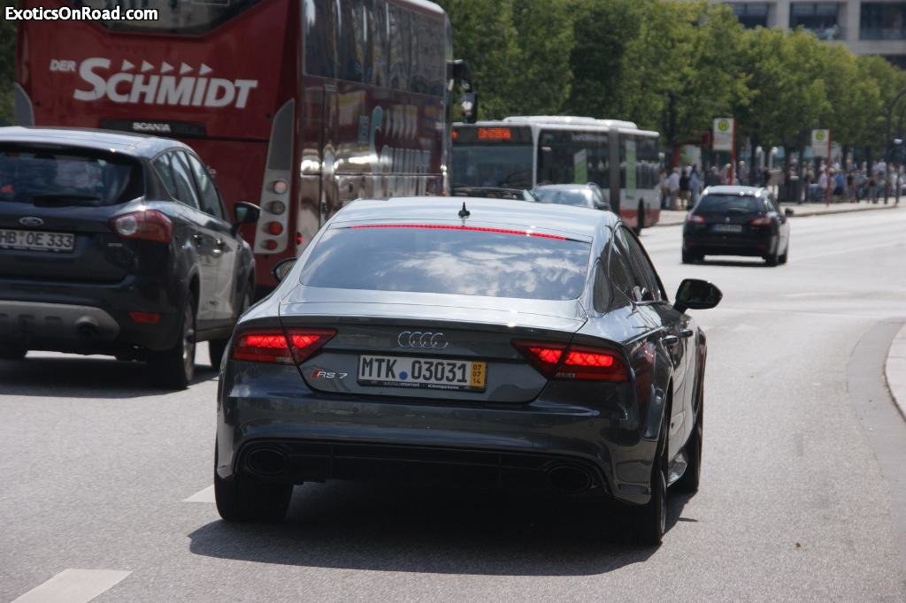 238985RS73511.jpg