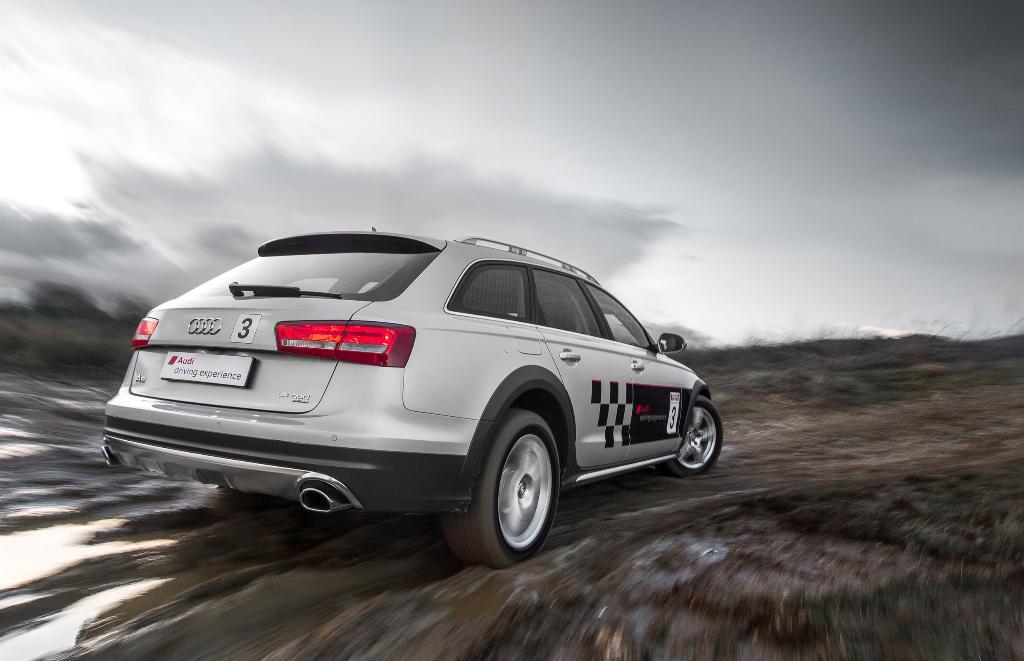 239239653AUDIA6C7ALLROAD.jpg