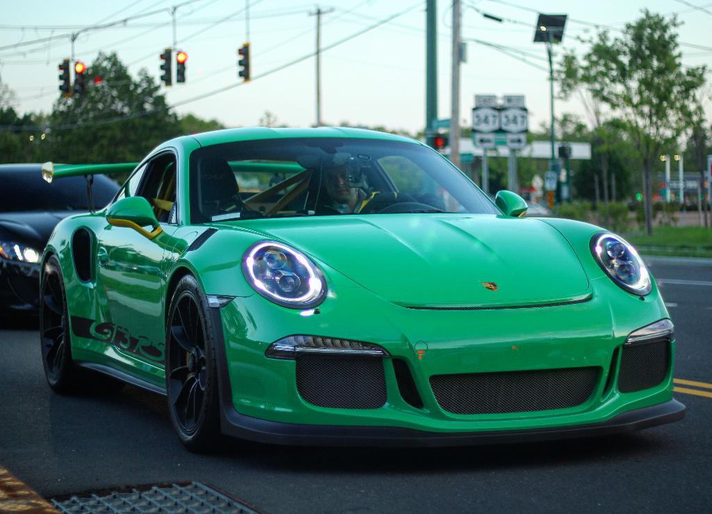 2396870371PORSCHE991GT3RS.jpg