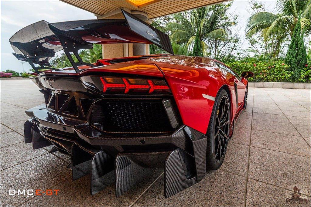 2406211130LAMBORGHINIAVENTADOR.jpg