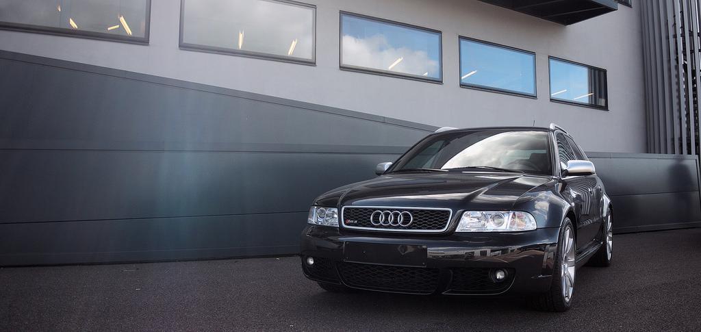 241793AUDIRS4B50088.jpg