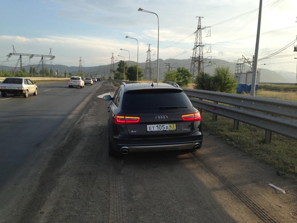 2439681131AUDIA6C7ALLROAD.jpg
