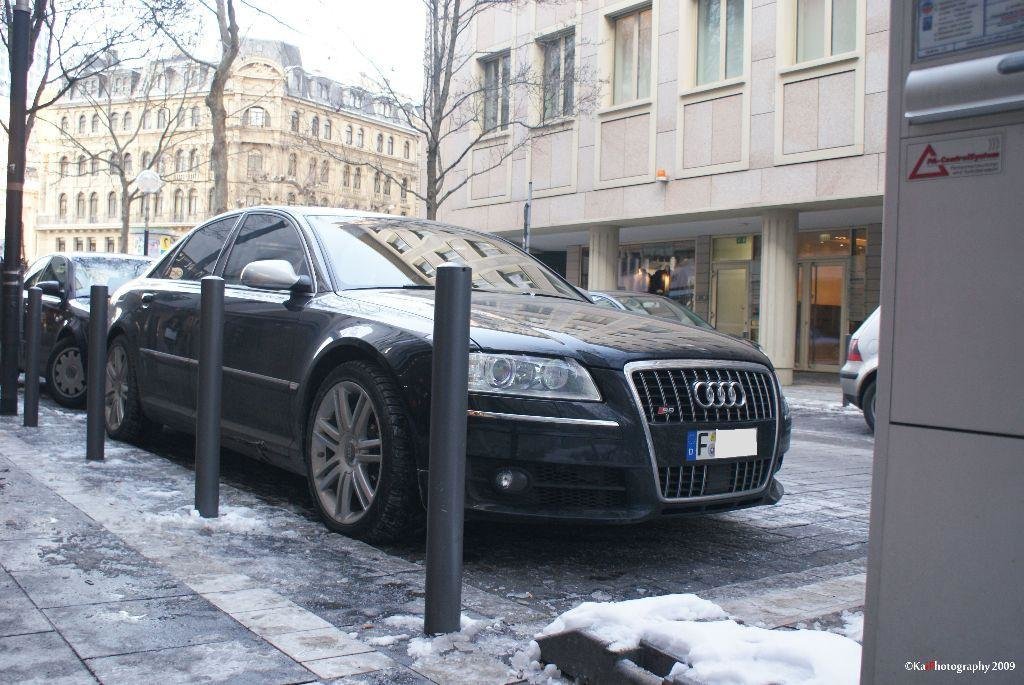 245922213S8ESQUIROU.jpg