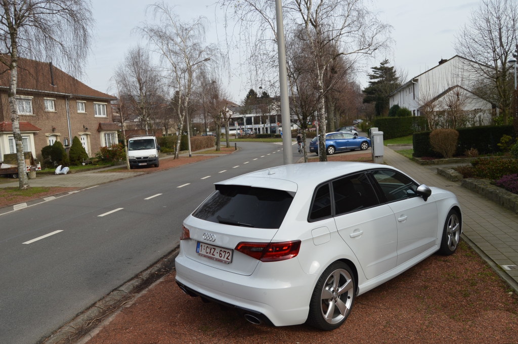 247246RS38V1020.jpg