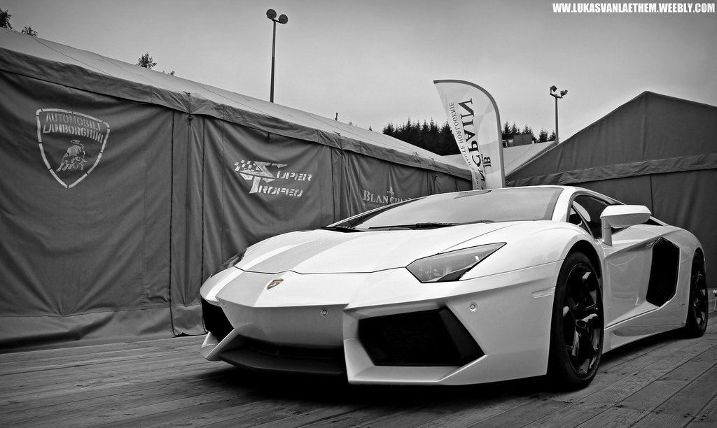 247716166LAMBORGHINIAVENTADORESQUIROU.jpg