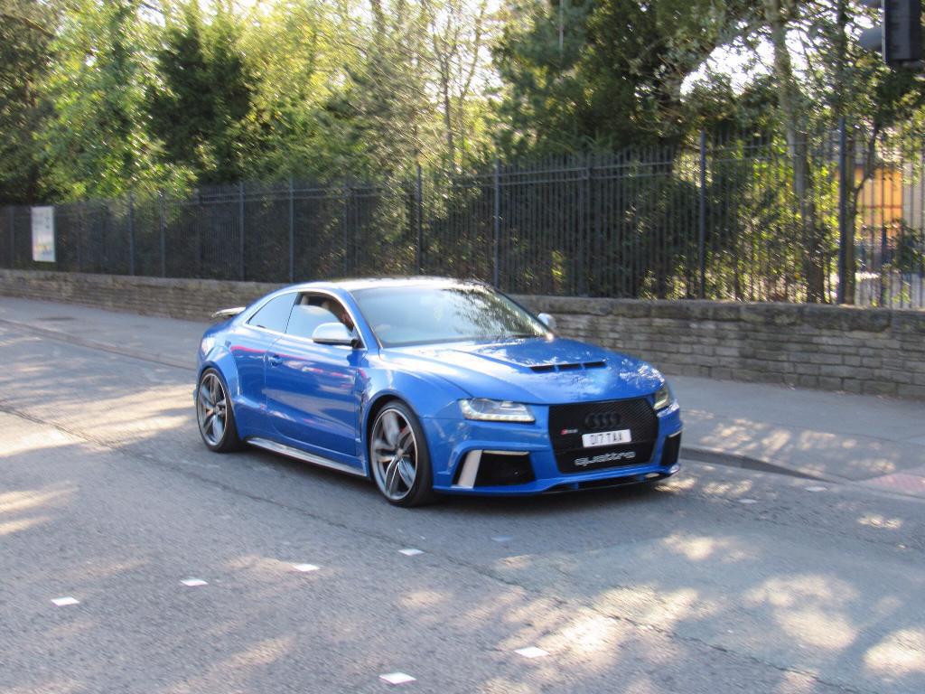 249068AUDIRS53266.jpg