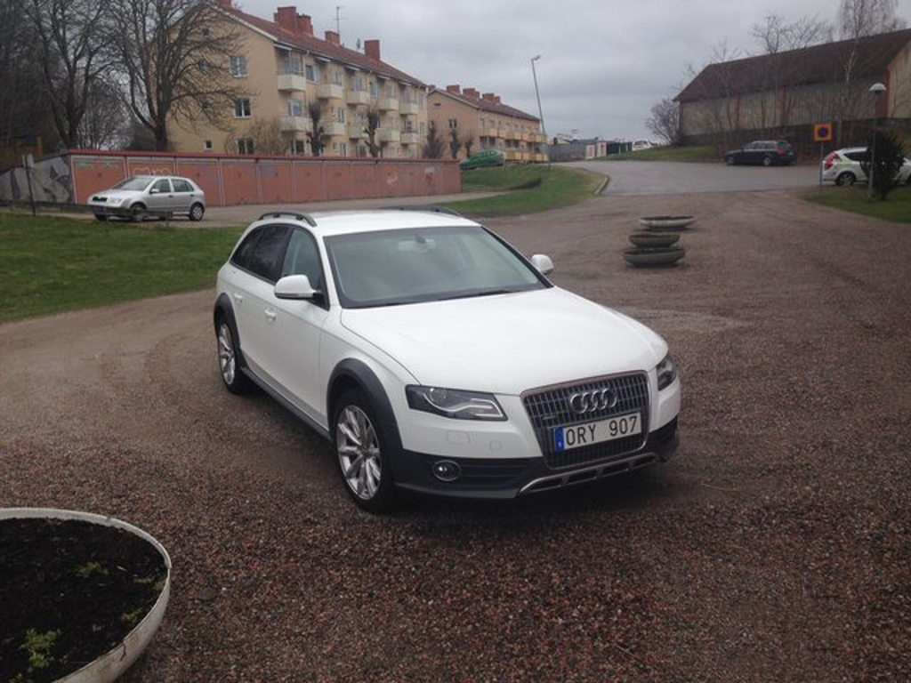 249776833AUDIA4ALLROAD.jpg