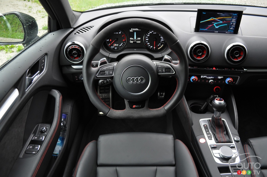 251051AudiRS32015006.jpg