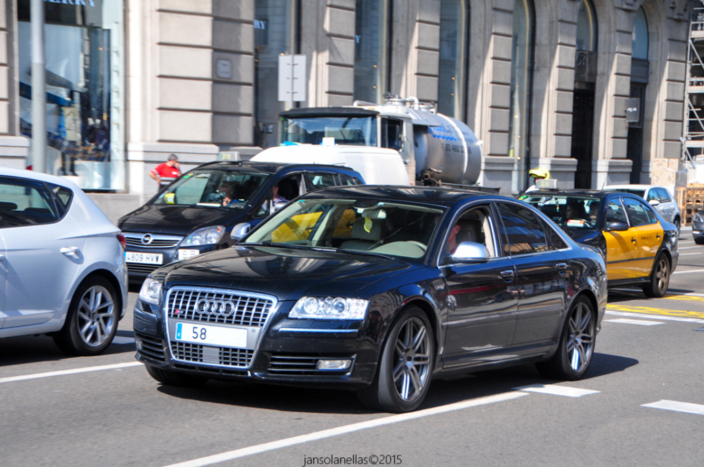 2511851575S8D3.jpg