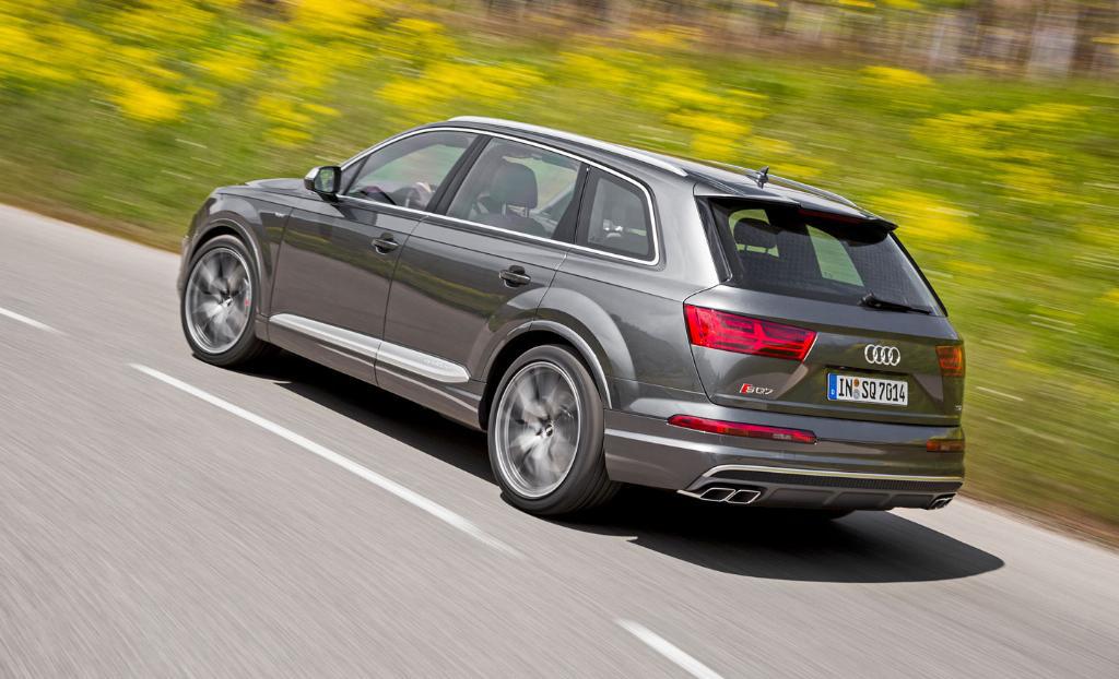 252082AUDISQ70130.jpg