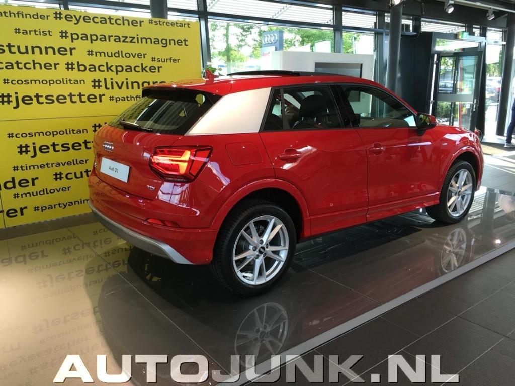 252195AUDIQ20340.jpg