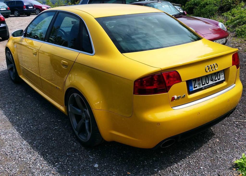 252851AUDIRS42822.jpg