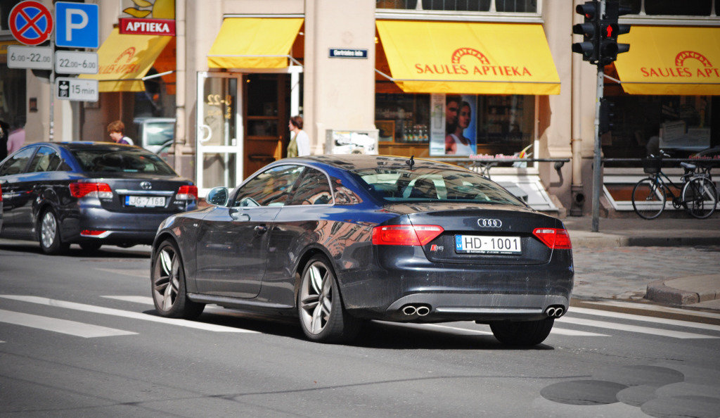 253353931S5.jpg