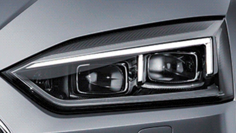 2539552017audia5coupeheadlights.jpg
